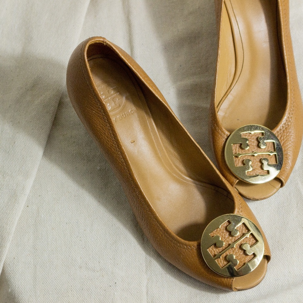💋💼 tory burch career cognac peep toe wedges